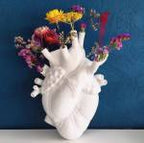 Herz-Vase anatomisch – Künstlerisches Design aus Keramik -    Zorenza