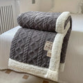 Sherpa Kuscheldecke Wendbar – Weiches Zopfmuster -    Zorenza