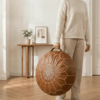 Pouf mit Stauraum und Handstickerei -    Zorenza