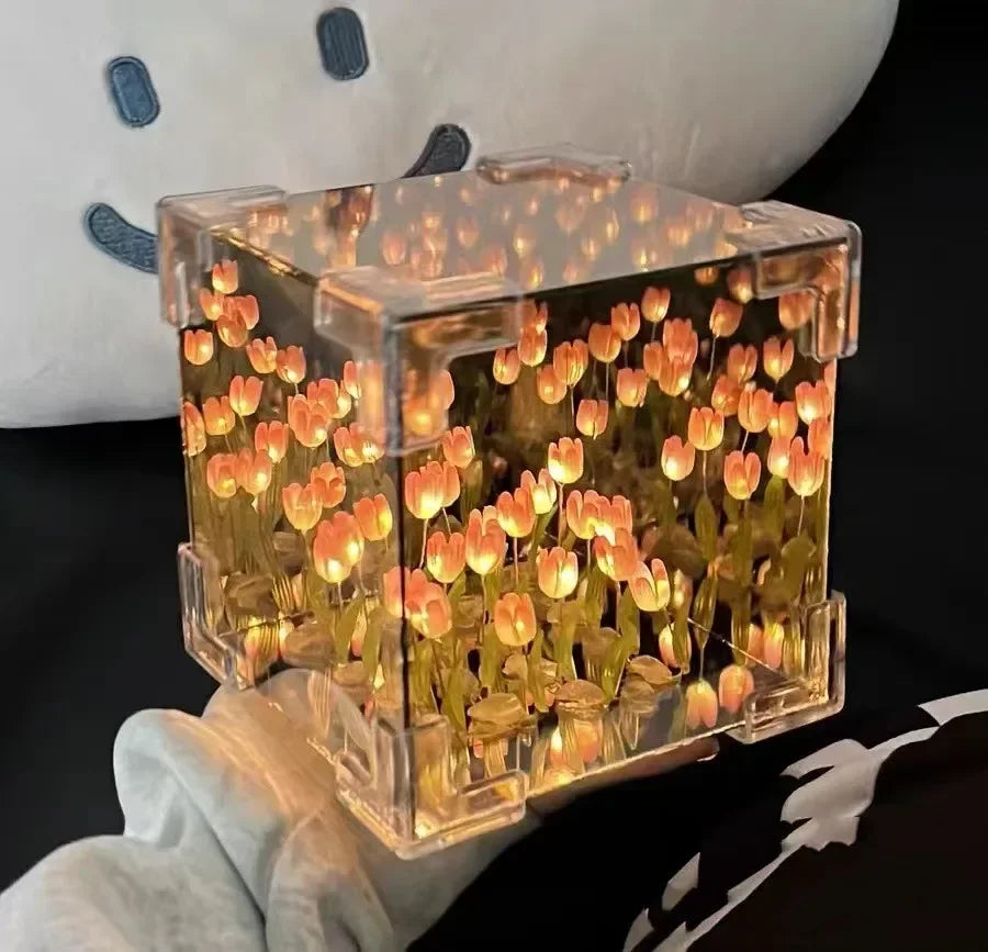 Tulpen-Leuchtbox mit Spiegeleffekt und LED-Licht -    Zorenza