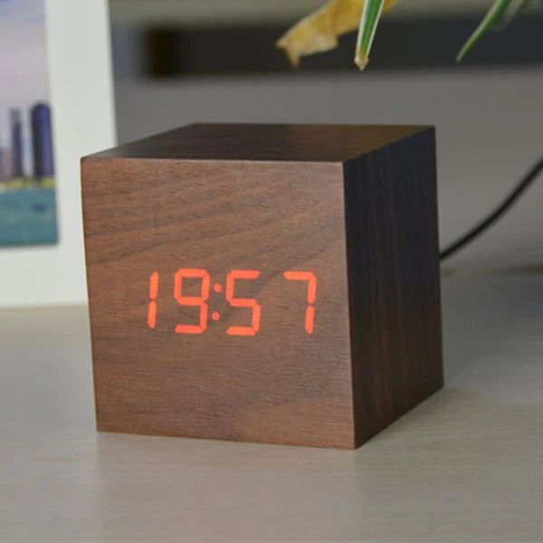 Digitaler Holzwürfel-Wecker mit LED-Anzeige -    Zorenza