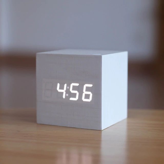 Digitaler Holzwürfel-Wecker mit LED-Anzeige -    Zorenza