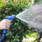 Flexibler Gartenschlauch mit Spritzdüse – 3-fach dehnbar -    Zorenza