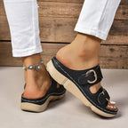 Sandalen mit Keilabsatz und verstellbaren Schnallen -    Zorenza