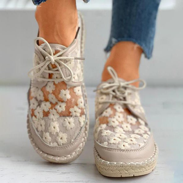 Bestickte Damenschuhe mit Blumenmuster und Fußbett -    Zorenza