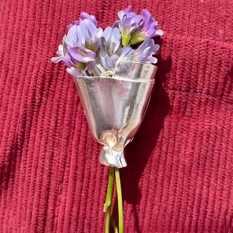 Blumen-Brosche mit Mini-Bouquet-Halter für frische Blüten -    Zorenza
