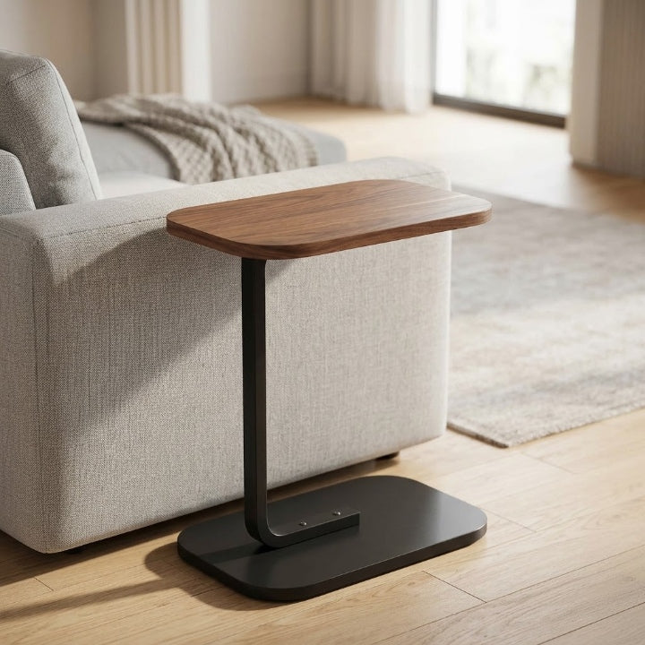 C-förmiger Beistelltisch aus Holz und Metall, schiebt sich unter Sofa oder Bett, 45 × 28 cm, Höhe 60 cm -    Zorenza